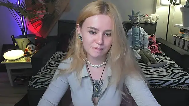 Alexa Pirs online show from July 25, 4:48 pm