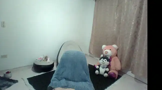 Snapshot of Hanna_latinaa chatting on March 7, 12:04 am Hanna latinaa online show from March 7, 12:04 am