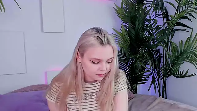 CLAIRE VOGT online show from March 10, 8:59 am