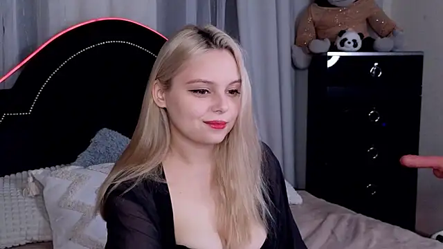 CLAIRE VOGT online show from March 13, 6:16 am