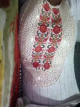 Snapshot of lovely----bhabhi chatting on December 21, 1:13 am lovely----bhabhi online show from December 21, 1:13 am