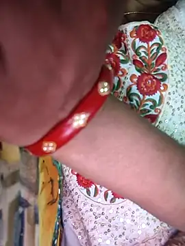 Snapshot of lovely----bhabhi chatting on December 22, 4:15 pm lovely----bhabhi online show from December 22, 4:15 pm