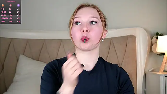 Snapshot of EdlaHames chatting on February 28, 10:09 am EdlaHames online show from February 28, 10:09 am