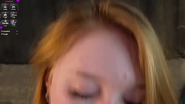 Snapshot of EdlaHames chatting on March 12, 1:40 pm EdlaHames online show from March 12, 1:40 pm