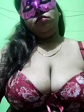 Snapshot of rani130 chatting on February 28, 1:26 am rani130 online show from February 28, 1:26 am