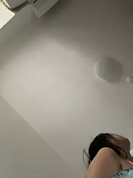 jinj-a online show from February 18, 4:04 am