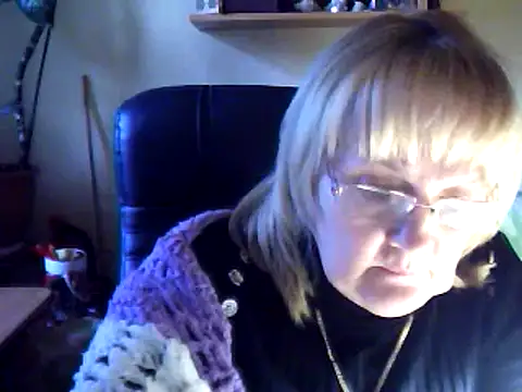 Snapshot of Violet5364 chatting on February 13, 2:52 pm Violet5364 online show from February 13, 2:52 pm