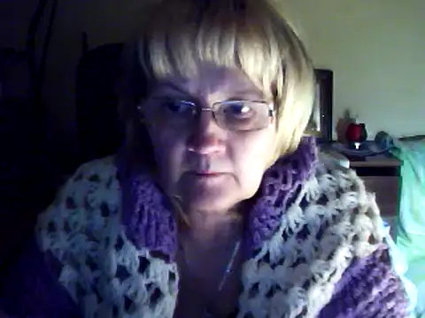 Snapshot of Violet5364 chatting on February 14, 9:10 pm Violet5364 online show from February 14, 9:10 pm