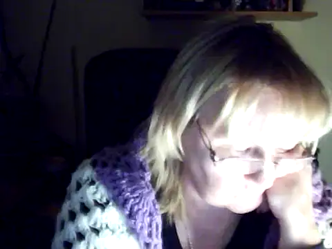 Snapshot of Violet5364 chatting on February 22, 9:37 pm Violet5364 online show from February 22, 9:37 pm