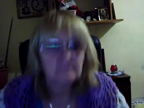 Snapshot of Violet5364 chatting on March 2, 7:45 pm Violet5364 online show from March 2, 7:45 pm