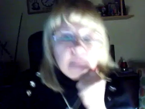 Snapshot of Violet5364 chatting on March 4, 3:59 pm Violet5364 online show from March 4, 3:59 pm