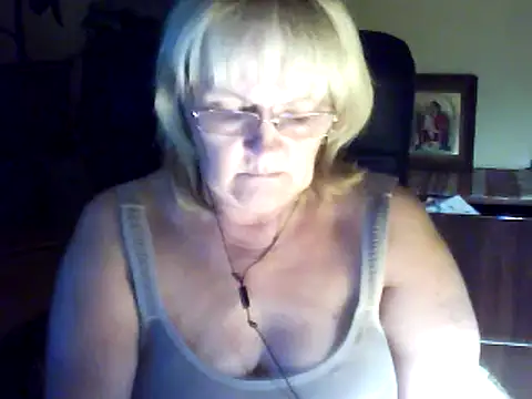 Snapshot of Violet5364 chatting on September 20, 7:15 pm Violet5364 online show from September 20, 7:15 pm