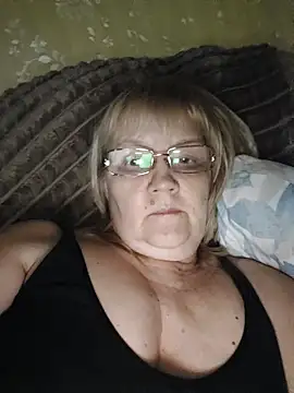 Snapshot of Violet5364 chatting on March 27, 9:47 pm Violet5364 online show from March 27, 9:47 pm