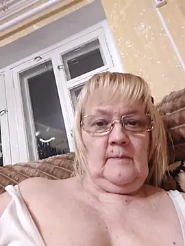 Snapshot of Violet5364 chatting on March 29, 7:47 pm Violet5364 online show from March 29, 7:47 pm
