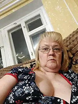 Snapshot of Violet5364 chatting on April 5, 7:22 pm Violet5364 online show from April 5, 7:22 pm