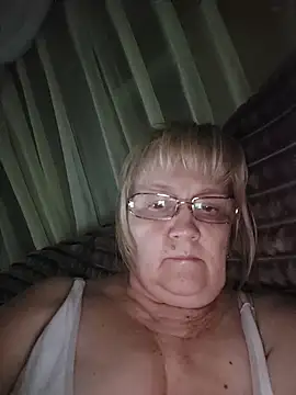 Snapshot of Violet5364 chatting on April 10, 8:46 pm Violet5364 online show from April 10, 8:46 pm