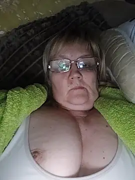 Snapshot of Violet5364 chatting on April 28, 8:58 pm Violet5364 online show from April 28, 8:58 pm