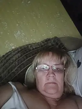 Snapshot of Violet5364 chatting on May 15, 8:38 pm Violet5364 online show from May 15, 8:38 pm
