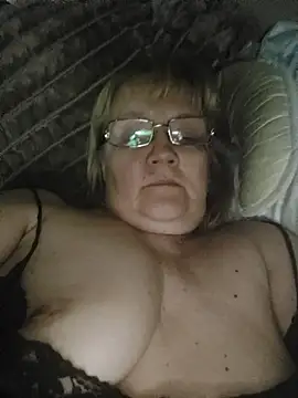 Violet5364 online show from May 24, 9:20 pm