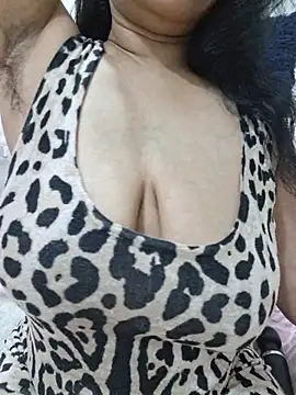Snapshot of Jassi_Does chatting on July 7, 9:41 pm Jassi Does online show from July 7, 9:41 pm