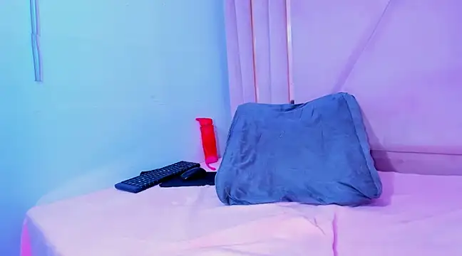 Snapshot of EvansDarling chatting on March 13, 3:39 pm EvansDarling online show from March 13, 3:39 pm