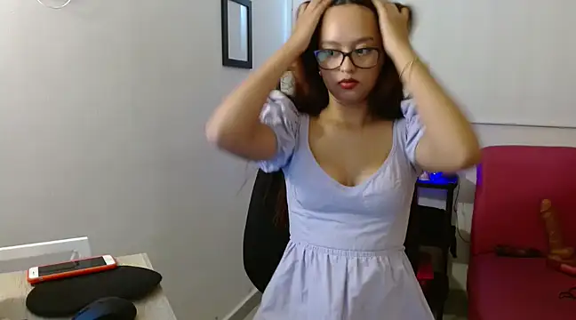 Emilybateee online show from March 15, 3:16 pm