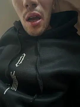 yaxxx03 online show from October 18, 1:23 pm