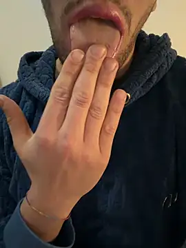 yaxxx03 online show from October 20, 5:02 pm