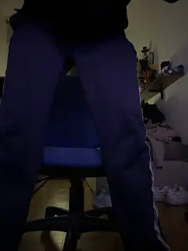 yaxxx03 online show from November 24, 7:24 pm