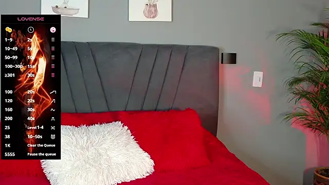 Snapshot of alejandra_jonees chatting on February 15, 9:15 pm alejandra jonees online show from February 15, 9:15 pm