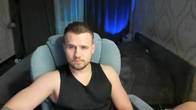 Snapshot of Vladik_b chatting on March 20, 8:51 pm Vladik b online show from March 20, 8:51 pm