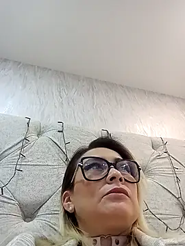 CandieGilson   online show from November 15, 12:13 pm