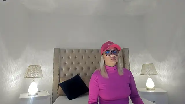 CandieGilson   online show from December 14, 1:49 pm