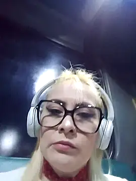 CandieGilson   online show from February 14, 11:18 am