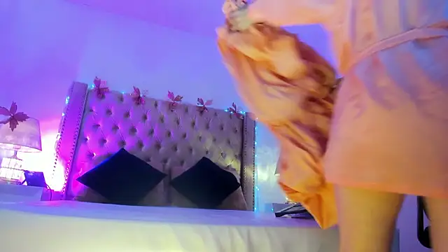 CandieGilson   online show from March 26, 11:27 am