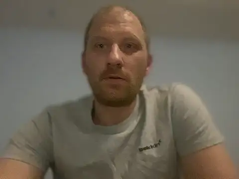 Krzysiekg123 online show from February 11, 4:24 pm