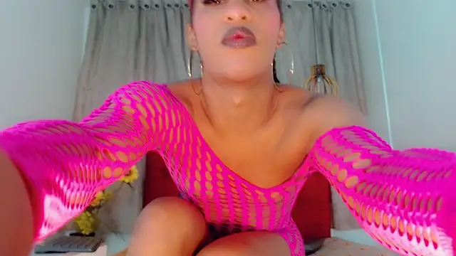 katha Crawford online show from December 4, 7:11 pm