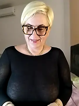 Snapshot of Pumabionda chatting on March 2, 5:31 pm Pumabionda online show from March 2, 5:31 pm