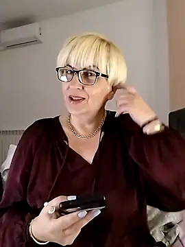 Snapshot of Pumabionda chatting on April 7, 4:18 pm Pumabionda online show from April 7, 4:18 pm