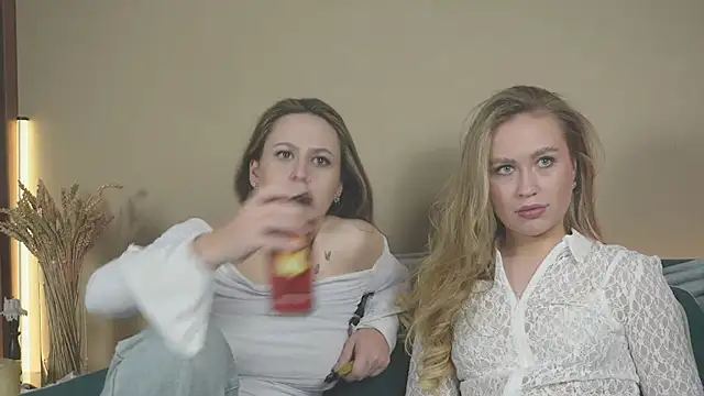 girlstirp online show from February 12, 10:03 am