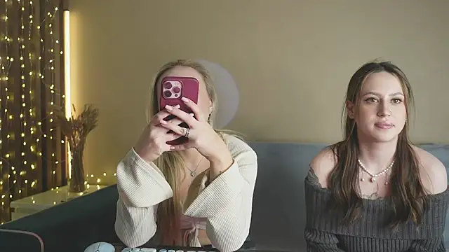 girlstirp online show from March 20, 9:04 am