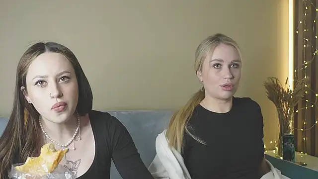 girlstirp online show from March 21, 9:23 am