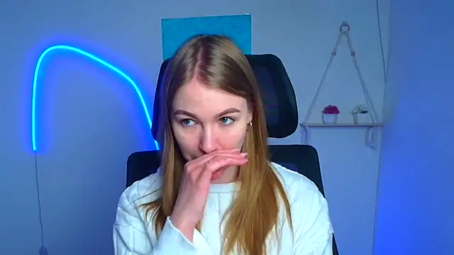 Snapshot of Dana_flowers chatting on February 16, 12:23 pm Dana flowers online show from February 16, 12:23 pm