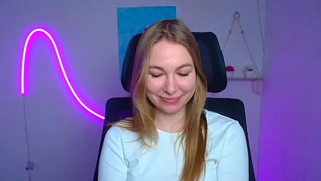 Snapshot of Dana_flowers chatting on February 23, 2:14 pm Dana flowers online show from February 23, 2:14 pm