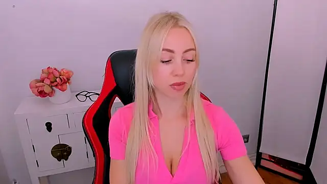 MargaritaRose online show from April 7, 2:17 pm