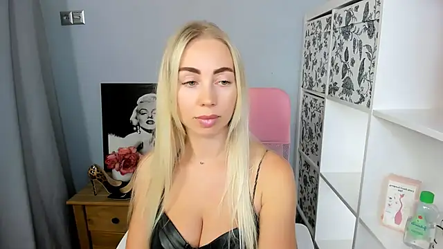 Snapshot of MargaritaRose chatting on July 15, 2:33 pm MargaritaRose online show from July 15, 2:33 pm