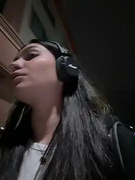 lunalovelee online show from September 24, 2:09 pm