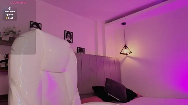 Miller Vanessa  online show from October 16, 8:32 pm