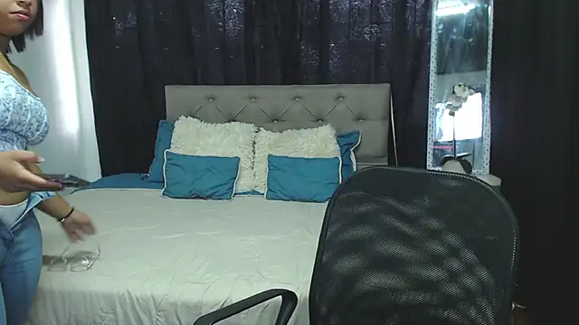 Snapshot of rebeka_kenye chatting on February 13, 2:31 pm rebeka kenye online show from February 13, 2:31 pm