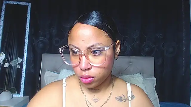 Snapshot of rebeka_kenye chatting on March 4, 3:15 pm rebeka kenye online show from March 4, 3:15 pm